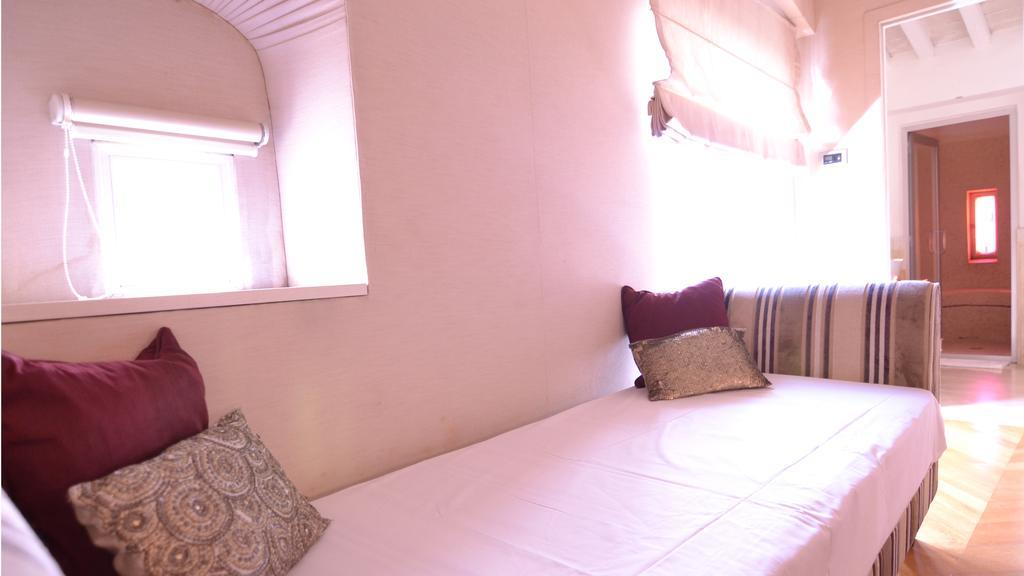Bed and Breakfast Moses Fountain Рим Экстерьер фото
